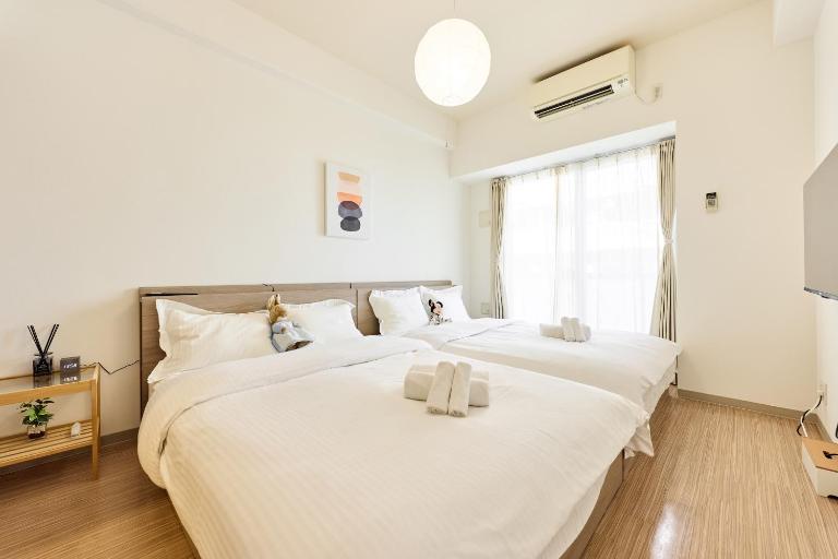 Shinsaibashi 10min Elevator Apartment with 2 Premium Double Beds and Balcony3O2 4O2 - B&B Osaka