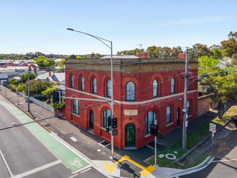 The Globe - B&B Castlemaine
