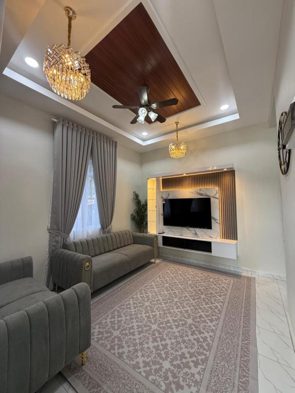 Eyqa Homestay Pasir Mas - B&B Pasir Mas