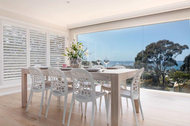 Bay View 6 - 3BR Vincentia home with water views - B&B Vincentia