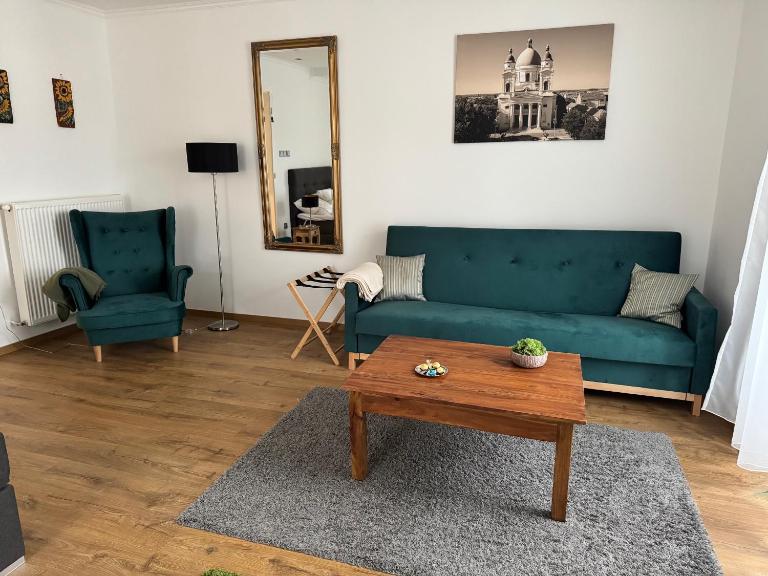 Eötvös Apartman - B&B Cegléd