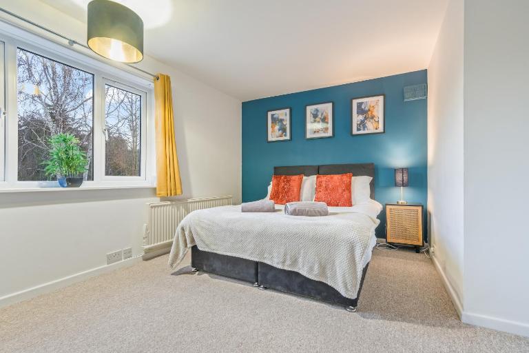 Elegant 4-BDR House, Sleeps 7, Free WIFI, Ample Parking - Ferienwohnung Cambridge