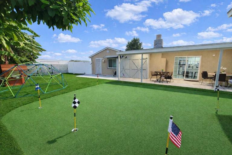 Disneyland Lux Villa 6BR 4BA Mini Golf Arcade Game - B&B Anaheim