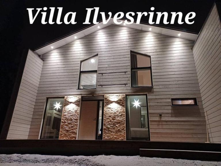 Villa Ilvesrinne Rukatunturi - 2 winter ski passes, Sauna, EV Char, Forest view - B&B Ruka