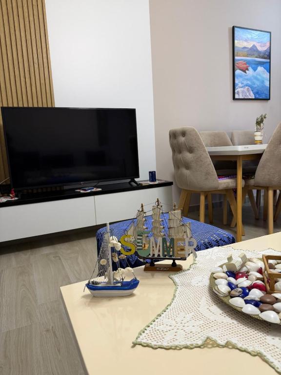 Flori Sea Apartment - Ferienwohnung Golem