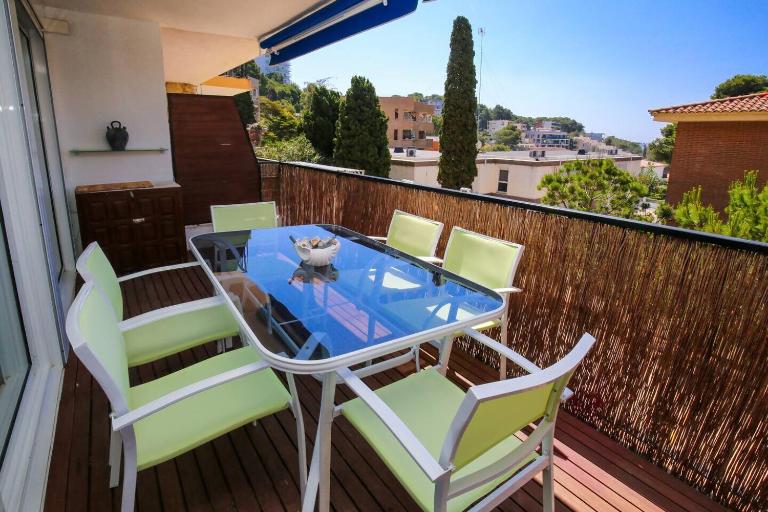 Terraza familiar a 200 m de la playa Cala Crancs - B&B Salou