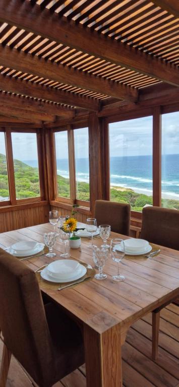 Vila do Monte 10 - Seaview Beach House, Ponta Mamoli - B&B Pedro
