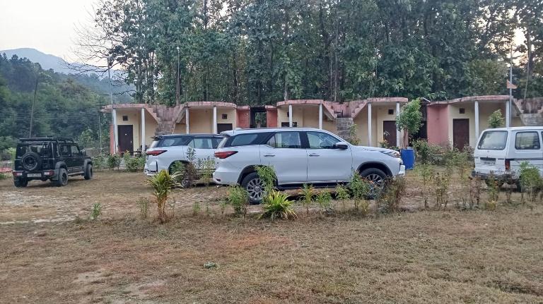 Corbett Jungle Inn,Riverside Forest Camp ,,Muhan,Dhikala Range opposite Mohan Eco Safari Zone Jim Corbett National Park, Ramnagar - B&B Rāmnagar