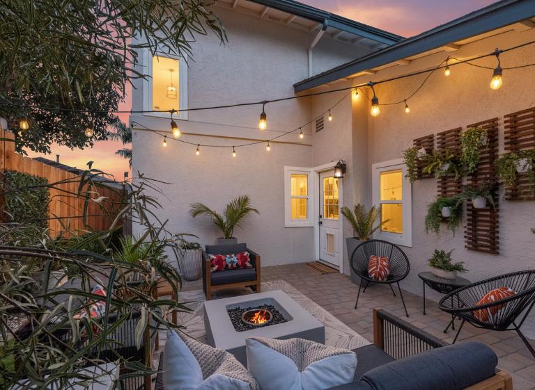 Luxe OB Home, Walk to Beach, Sauna, and Backyard - B&B San Diego