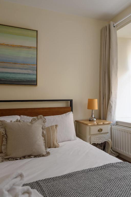 Cozy 3BR escape near Edinburgh centre - B&B Edimburgo
