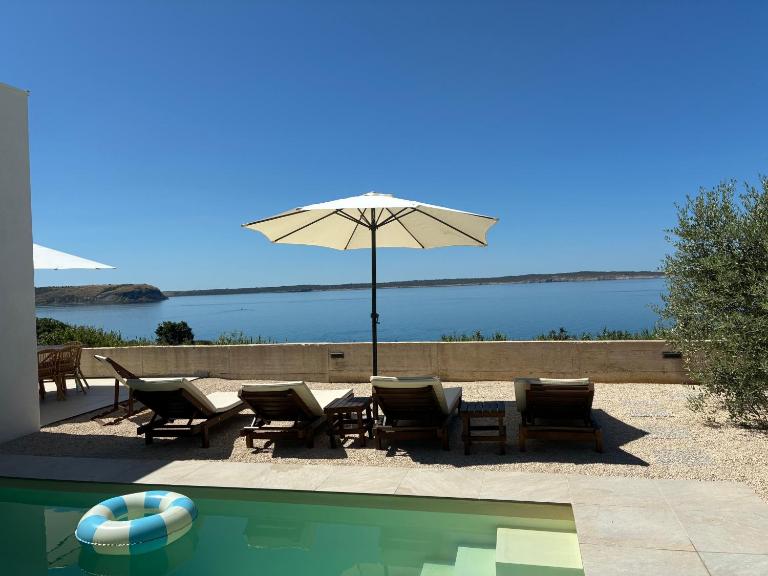 Villa Rocky Beach - Ferienwohnung Razanac