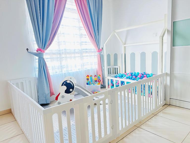12pax HOUSE ,Cheng ,ktv 小孩游乐 pool 温馨房子MELAKA CHENG - Chambres d'hôtes Kampung Alor