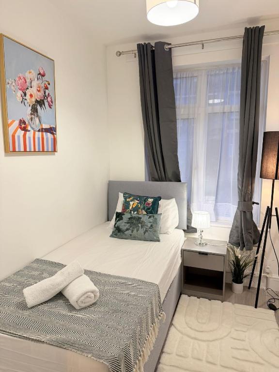 Private single room near station & town centre - Ferienwohnung Luton