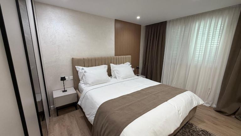 Urban Lotus Apartments , Self Check-in - B&B Tirana
