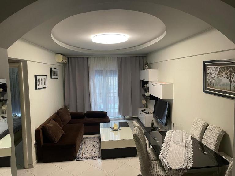 Elegant Stay in Kalamaria, Thessaloniki - B&B Salónica