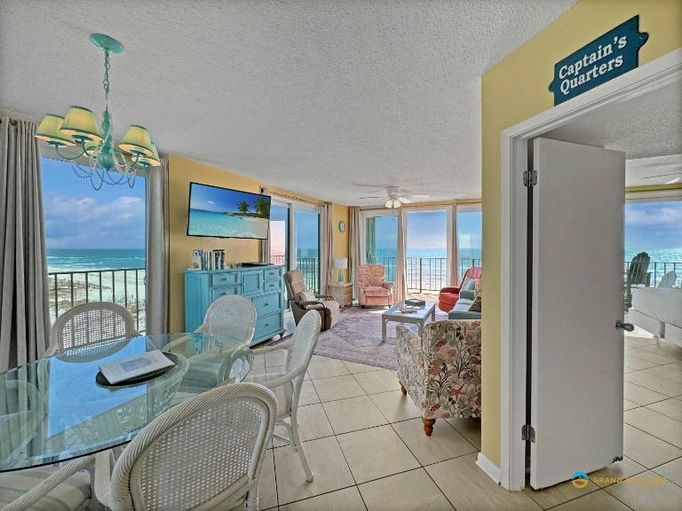 Beachfront Corner Condo with Pool Access & FREE ACTIVITIES - Ferienwohnung Gulf Shores