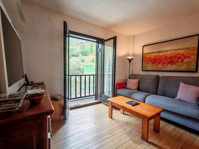 Nórdico y acogedor- Confort con chimenea - Falcó 4 - B&B Pla de l'Ermita