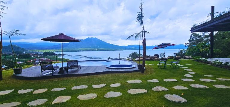 Adelisca Glamping, Cafe and Villa - B&B Penelokan