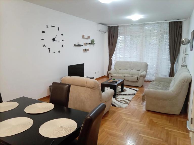 Linda Apartments- Arena&Sava Centar - B&B Novi Beograd