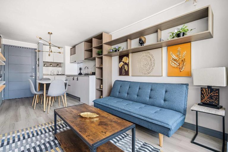 Moderno y nuevo cerca del metro Irarrazabal - B&B Santiago