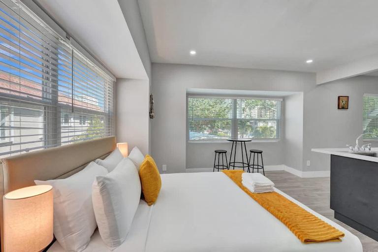 Coastal Charm Studio Pompano - B&B Pompano Beach
