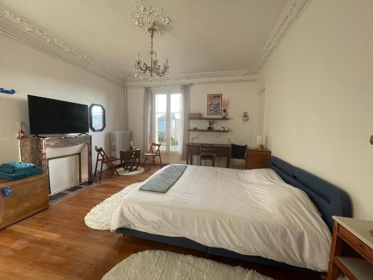 Chambre paisible face aux thermes-ch1- Check après 16h30 - Ferienwohnung Contrexéville