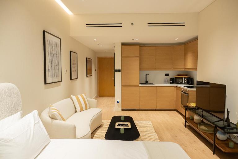 Stylish cozy studio in the heart of Business Bay - B&B Sabkhah