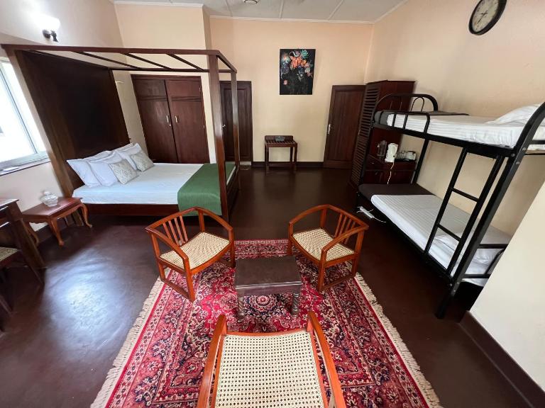 The Deane Residence Family Room - B&B Colombo