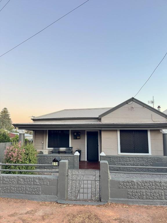 Eucalyptus Cottage - Ferienwohnung Broken Hill