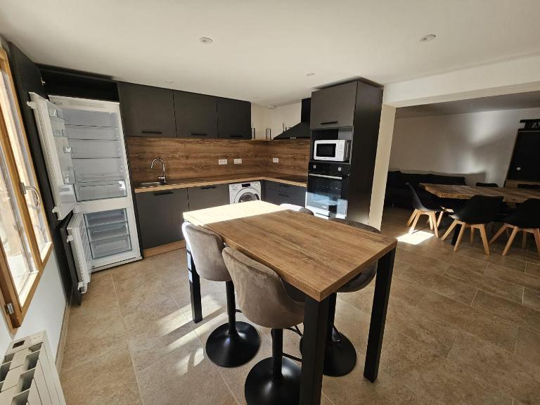 Grand appartement en centre-ville - B&B Castellane