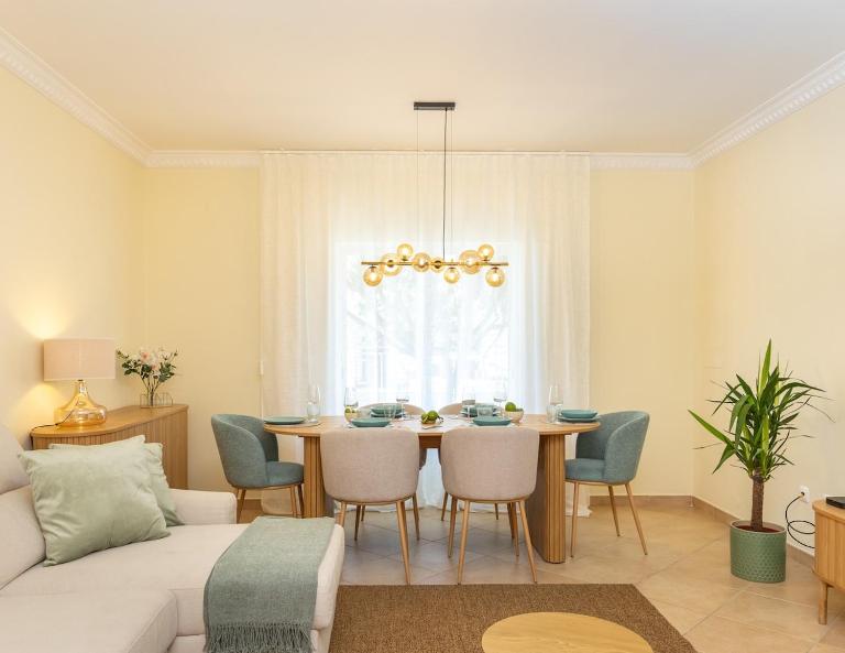 Citrus Residence, Serene Lemon Blossom Villa - B&B Quinta Do Conde