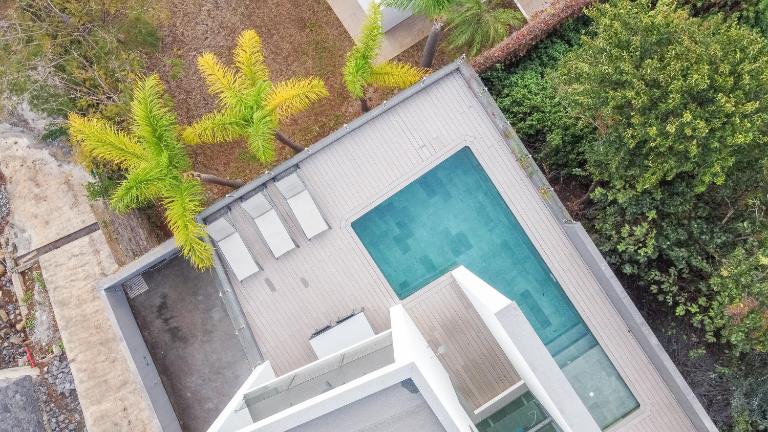 Sunshine Villa with Optionally Heated Pool 150m above Ocean & Sandy Beach - Ferienwohnung Estreito da Calheta