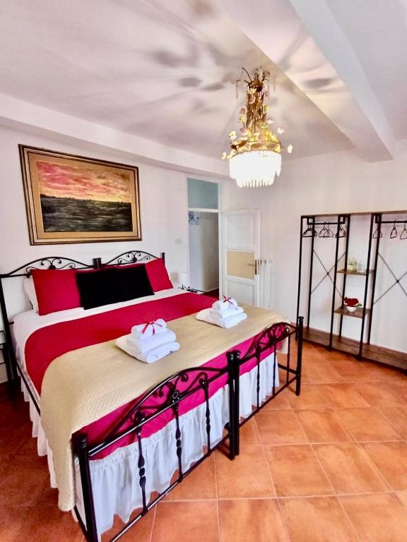 Vicolo Santa Maria- Appartamento nel centro storico. - Chambres d'hôtes Subiaco