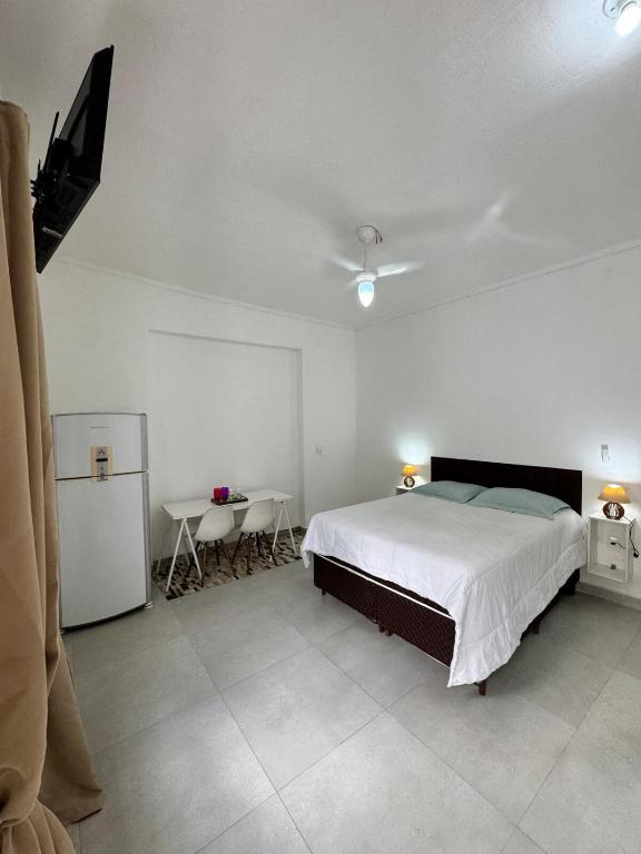 Suite 1 com Ar-Condicionado, TV, Wi-Fi e Geladeira - Ferienwohnung Jundiaí