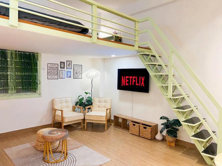 LIMITED OFFER !!! Little Cozy & Downtown LOFT - 400m to METRO BenThanh - Bed and Breakfast Ho Chi Minhstad