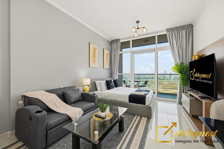 Modern Comfort Studio DAMAC Hills 1 - Bed and Breakfast Dubai