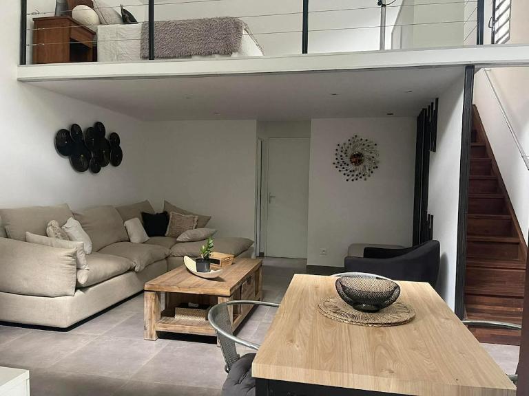 ÔCœur du Verger Private Tropical Loft - B&B Païta