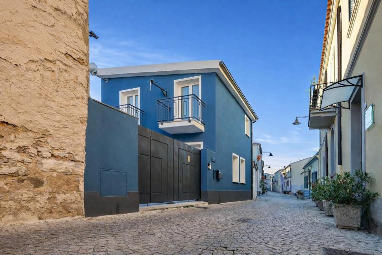 Terme House Renovated 2BR Townhouse with Terrace, Historic Centre Olbia - Chambres d'hôtes Olbia