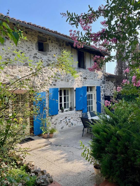 Stunning Boutique gîte Faune at Vive le Vert - B&B Bussière-Badil