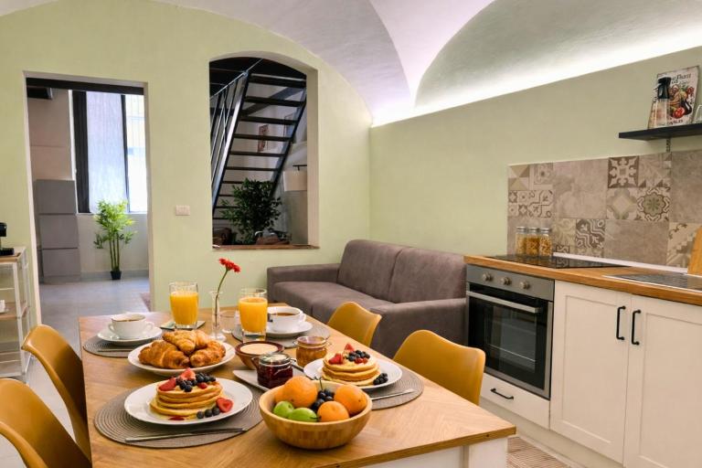 Giatì Studio - Cortile Privato & Metro - B&B Catania