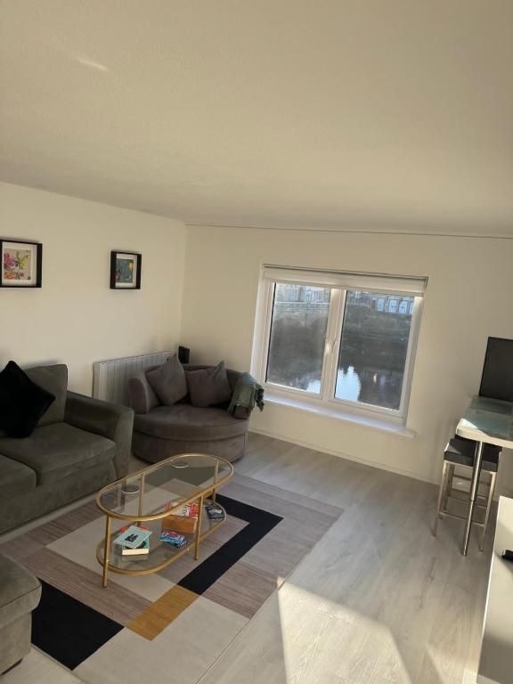 Exceptional 1 bedroom riverside 2E apartment - Chambres d'hôtes Ayr