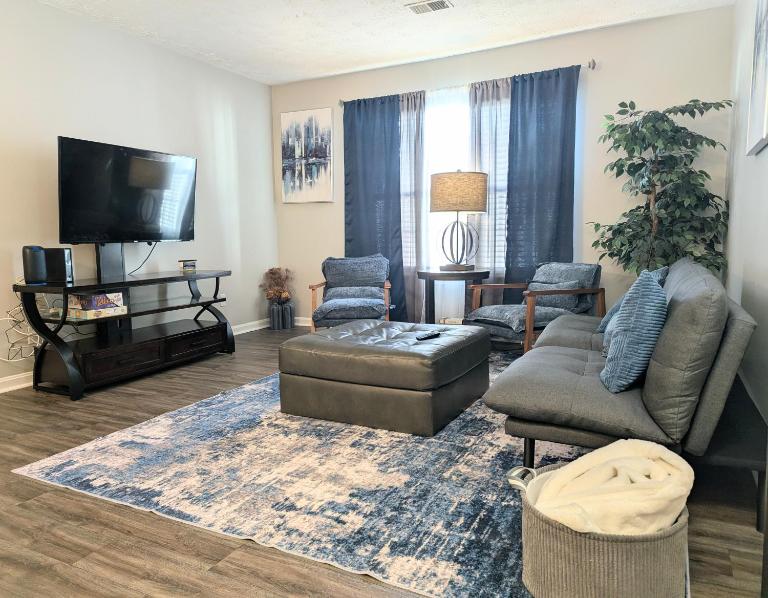 2x2 Comfy retreat close to airport - Ferienwohnung Louisville