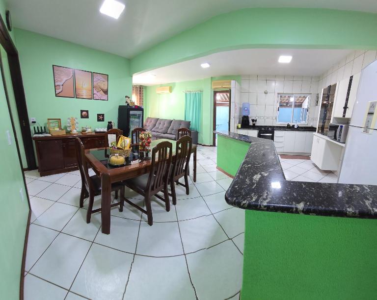 Apartamento Completo na Praia de Bombas - 3 quartos - 10 pessoas - B&B Bombinhas