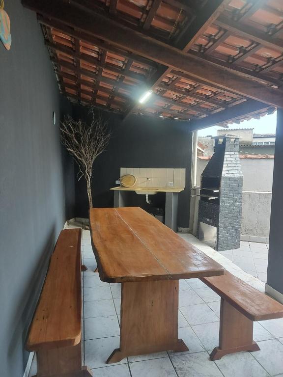 Férias em Praia Grande, Casa a 5 min da praia do Caiçara, Wi-Fi 450 MB, 3 vagas de garagem - Ferienwohnung Praia Grande