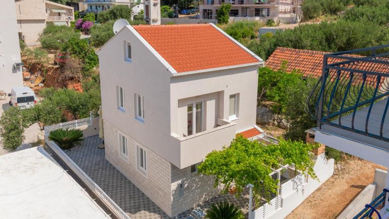 Holiday Home VIKK in Makarska by Villas Guide - B&B Drvenik
