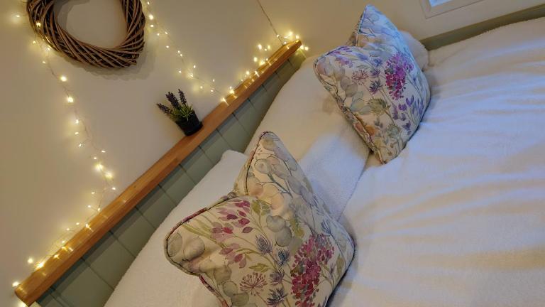 Delightful cosy shepherd's hut at Victorian Station - B&B Whittingham