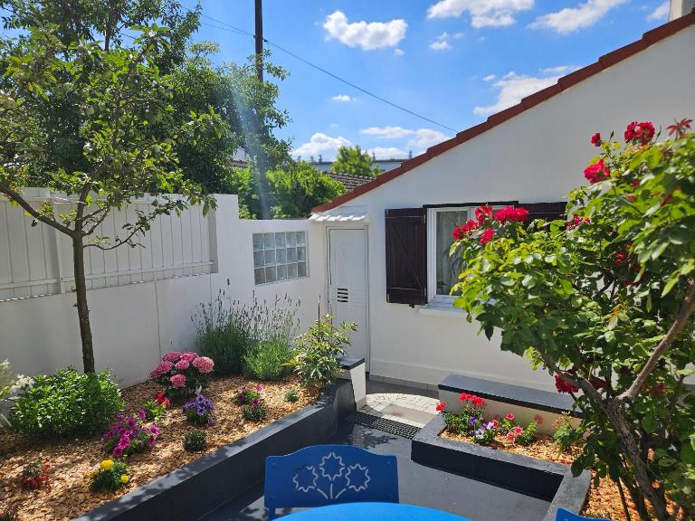 Le Jardin 28 - Ferienwohnung Champigny-sur-Marne
