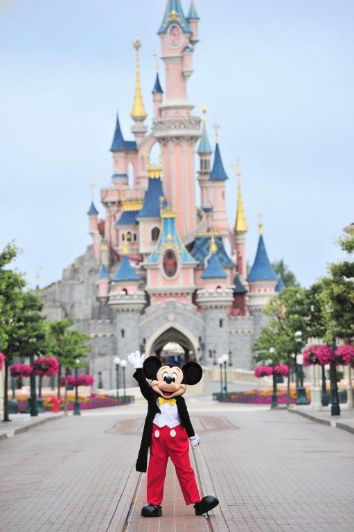 Disney 4 min, from 4 to 14 Guests, 4 bedrooms, free parkings, 100 m2 - Ferienwohnung Chessy