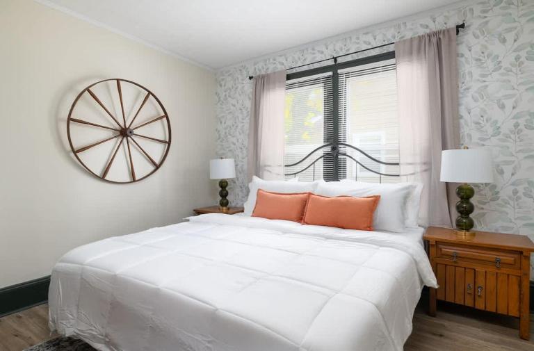 5 mins to downtown 3 Kings Old Salem Sanctuary - Chambres d'hôtes Winston-Salem