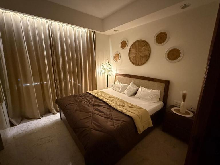 Noor by Saanjh, 1BHK Serviced Apartment, Boho Balcony, Golf Course Road, Sector 43 - Bed and Breakfast Gurgaon